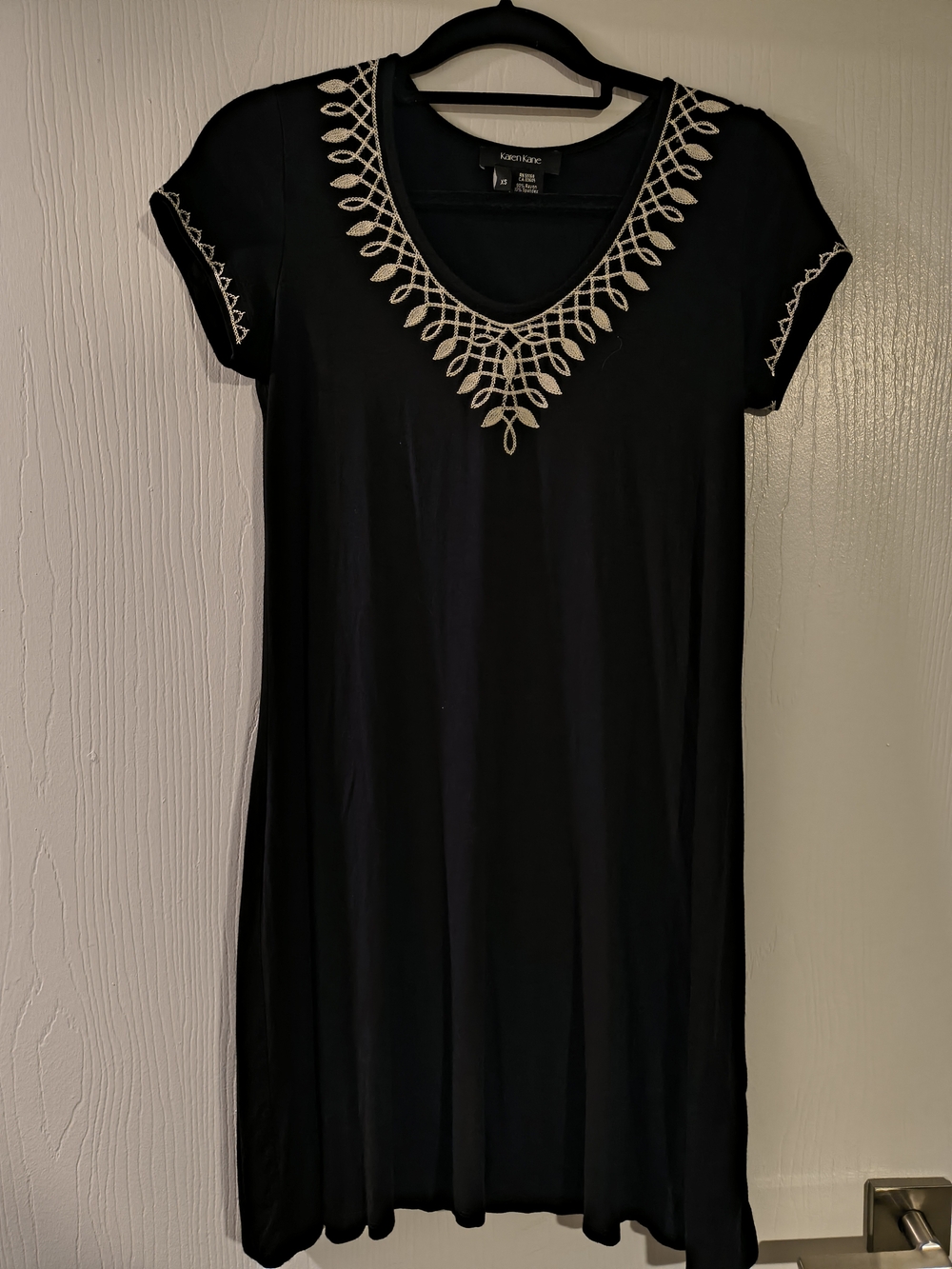 Karen Kane Black Short-Sleeve Tunic with Cream Leaf Embroidery